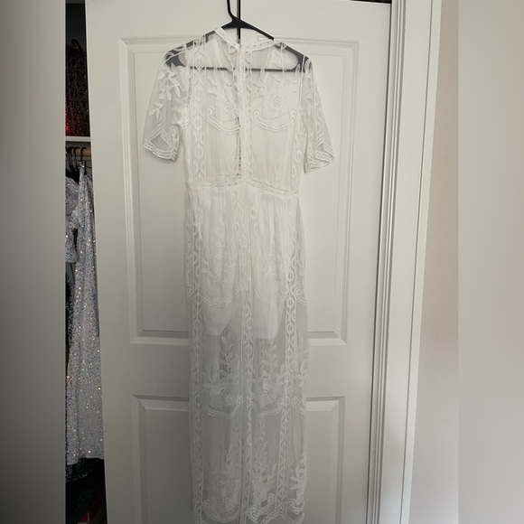 NWOT Lace Dress with Romper Insert Size Medium - Picture 2 of 3